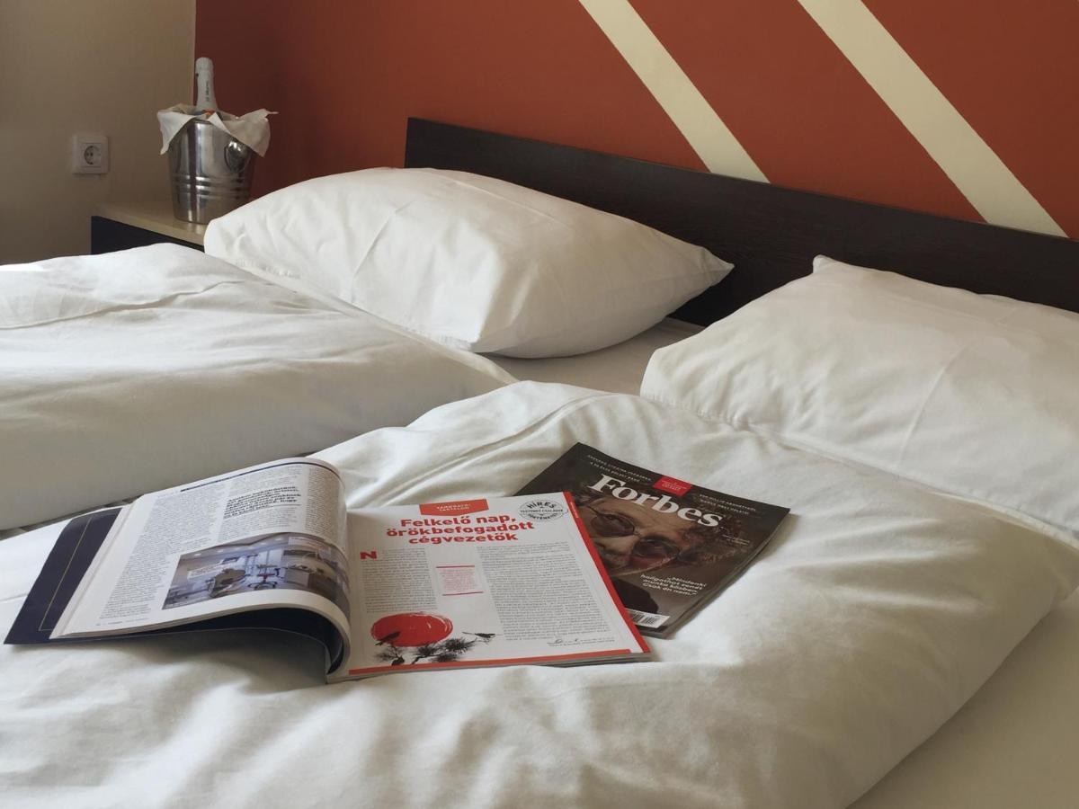 City Hotel Agoston Печ Екстериор снимка