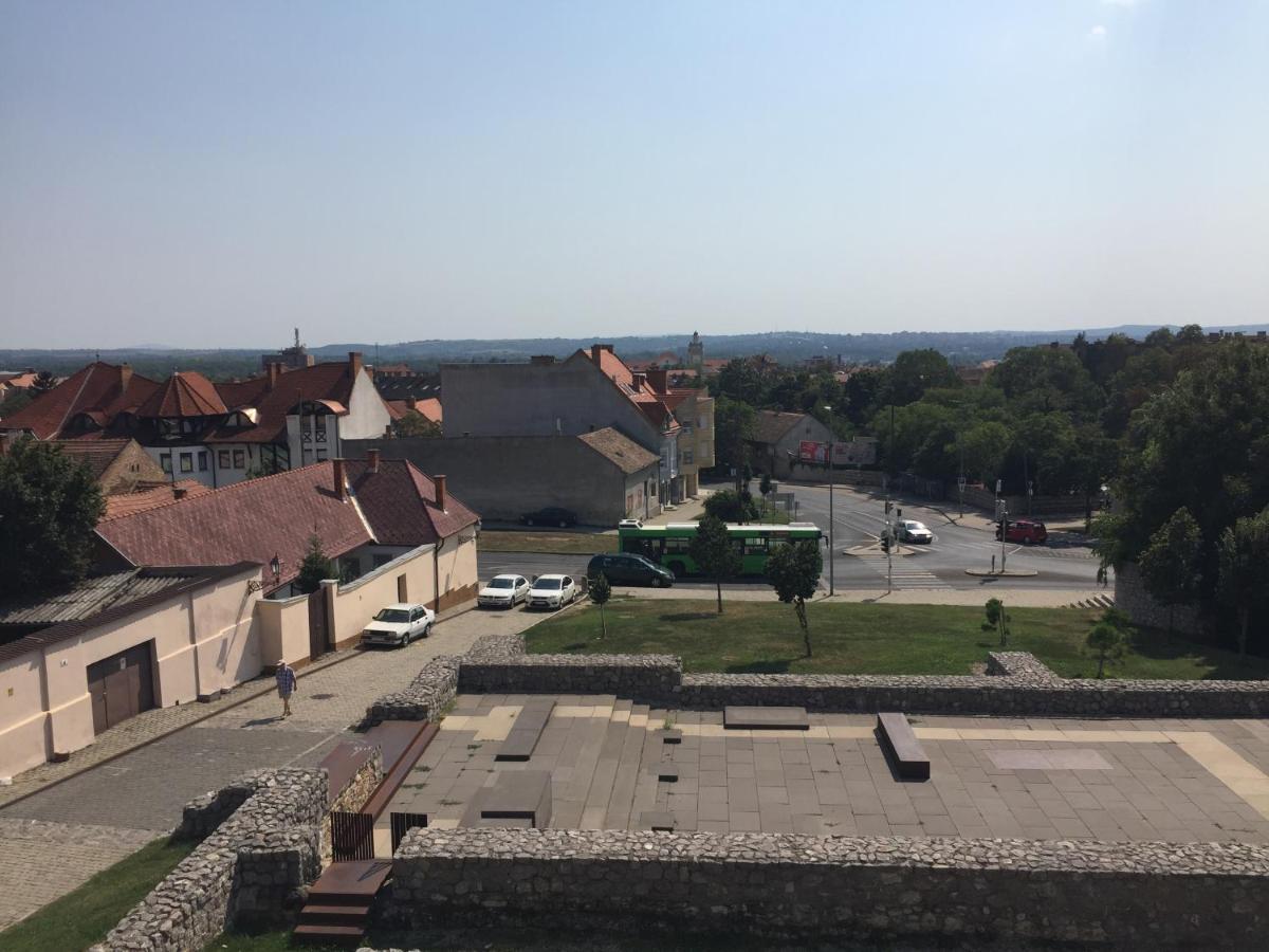 City Hotel Agoston Печ Екстериор снимка