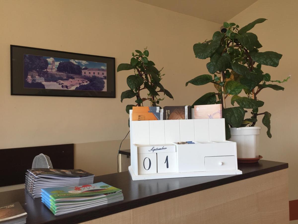 City Hotel Agoston Печ Екстериор снимка