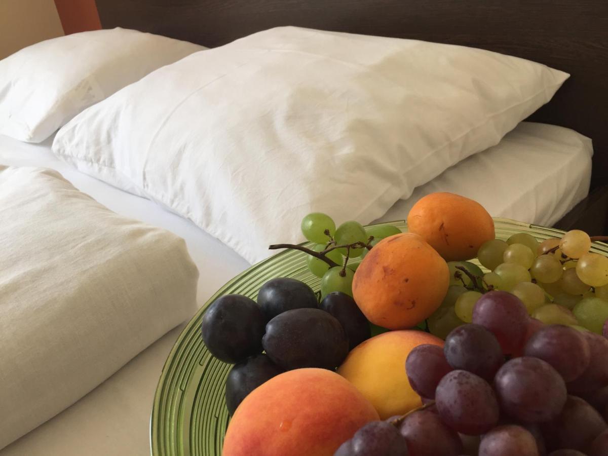 City Hotel Agoston Печ Екстериор снимка