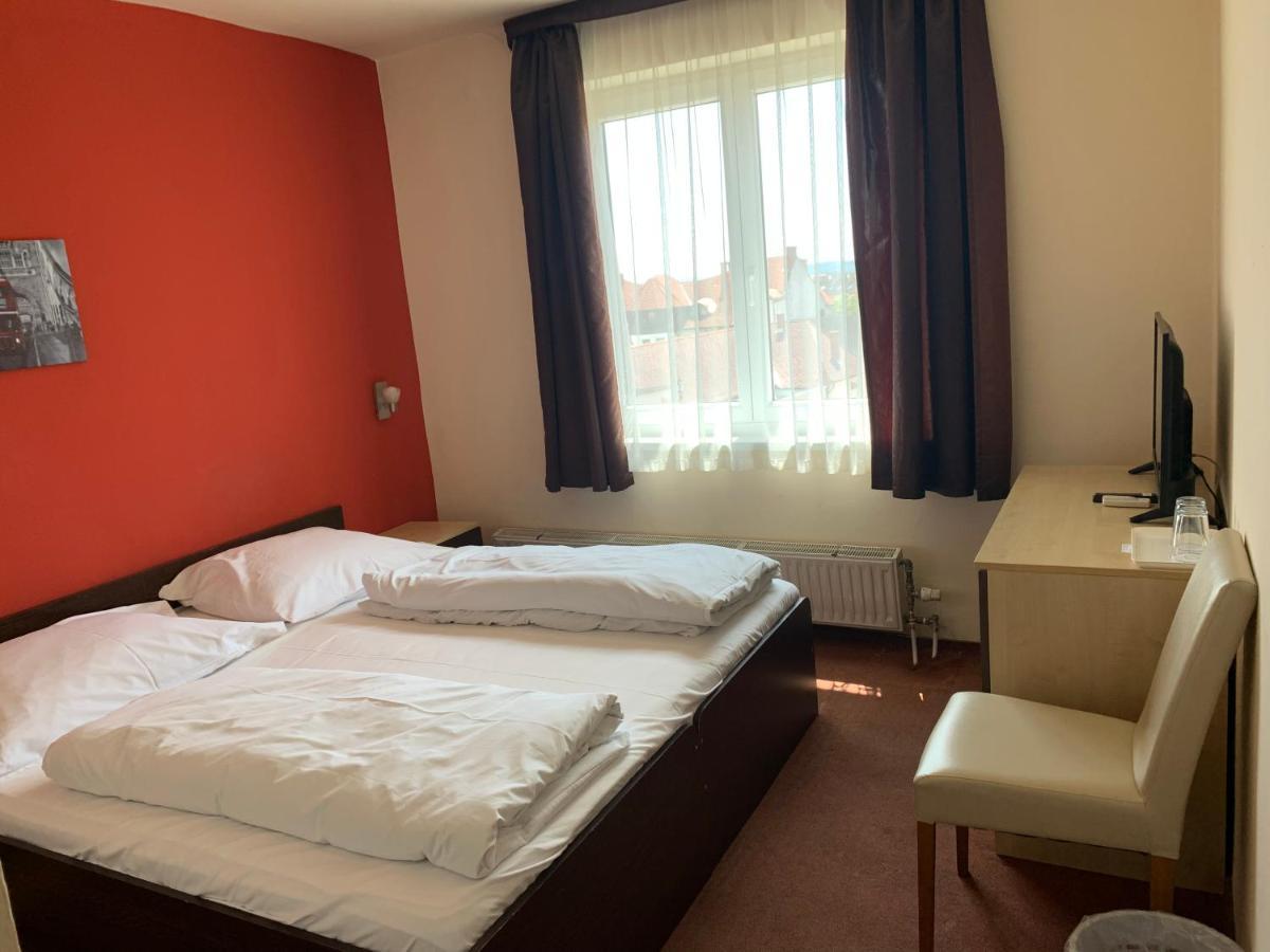 City Hotel Agoston Печ Екстериор снимка