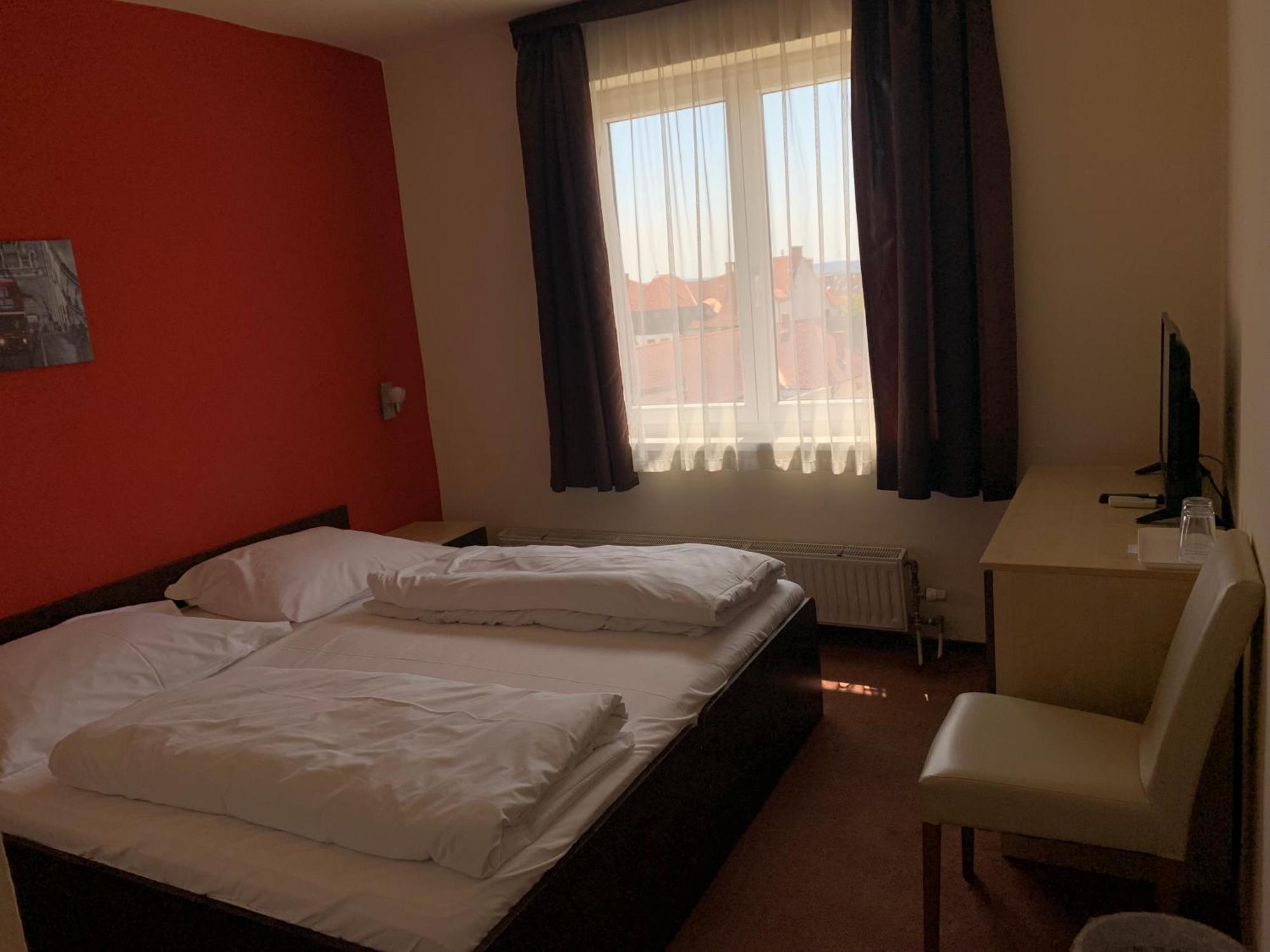 City Hotel Agoston Печ Екстериор снимка