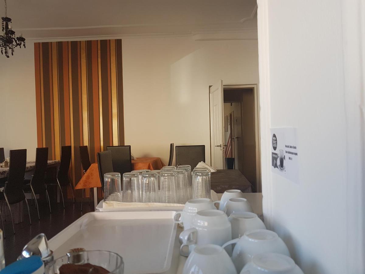 City Hotel Agoston Печ Екстериор снимка